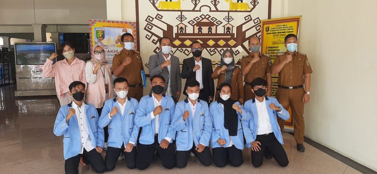 UNIVERSITAS BANDAR LAMPUNG MENYERAHKAN 6 MAHASISWA NYA UNTUK MENGIKUTI MAGANG MBKM DI BAPPEDA PROVINSI LAMPUNG